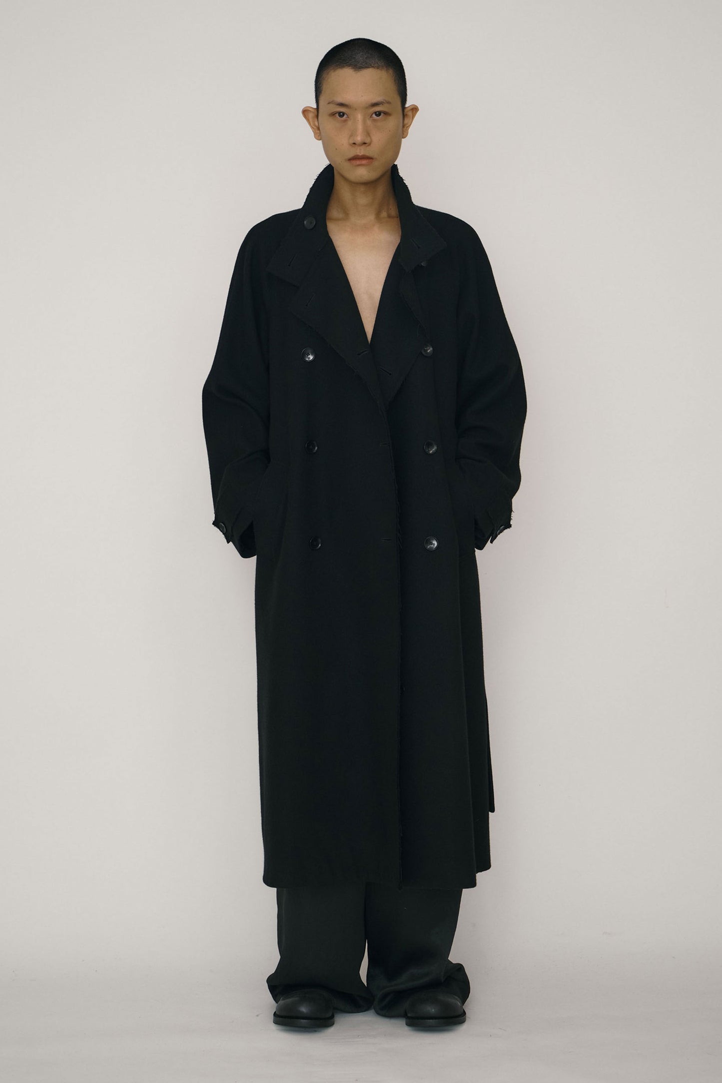 BLACK WOOL DOUBLE-BREASTED HIGH-NECK COAT