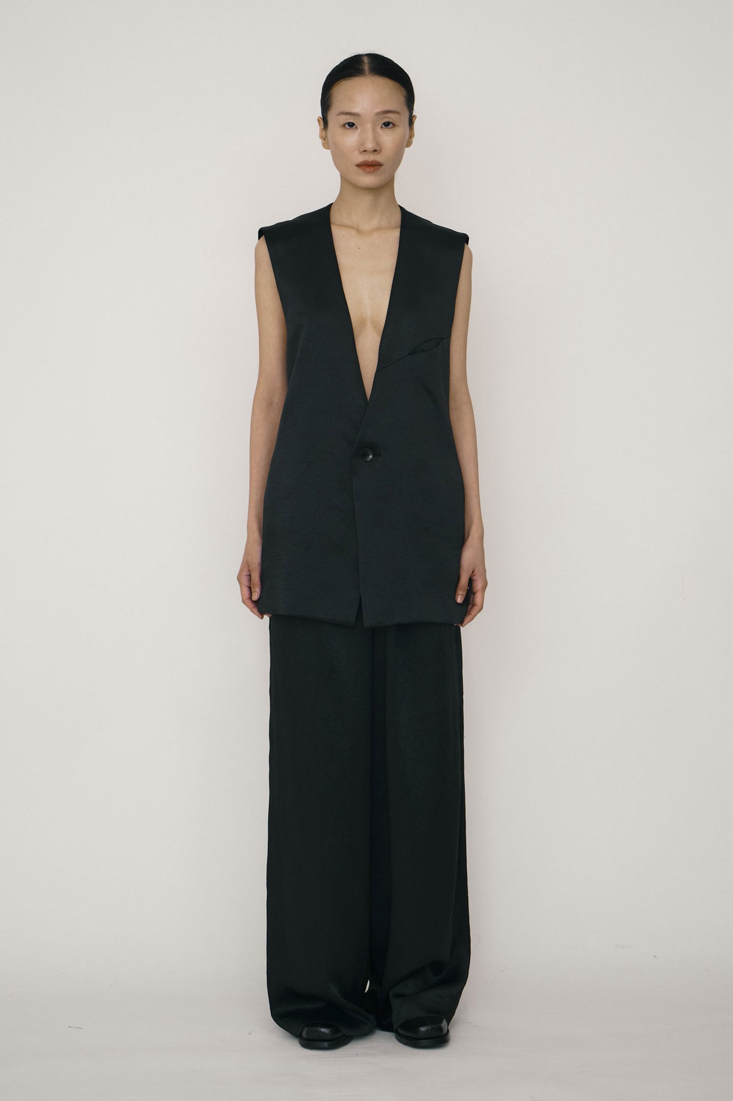 BLACK SATIN DESIGN LINE SUIT VEST