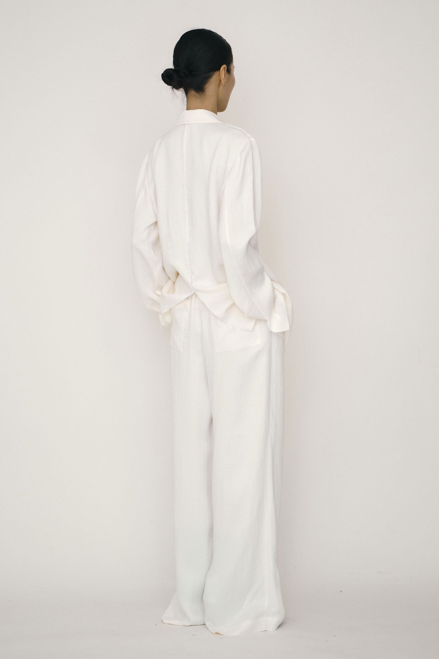 WHITE SATIN RAW EDGE BLAZER SHIRT