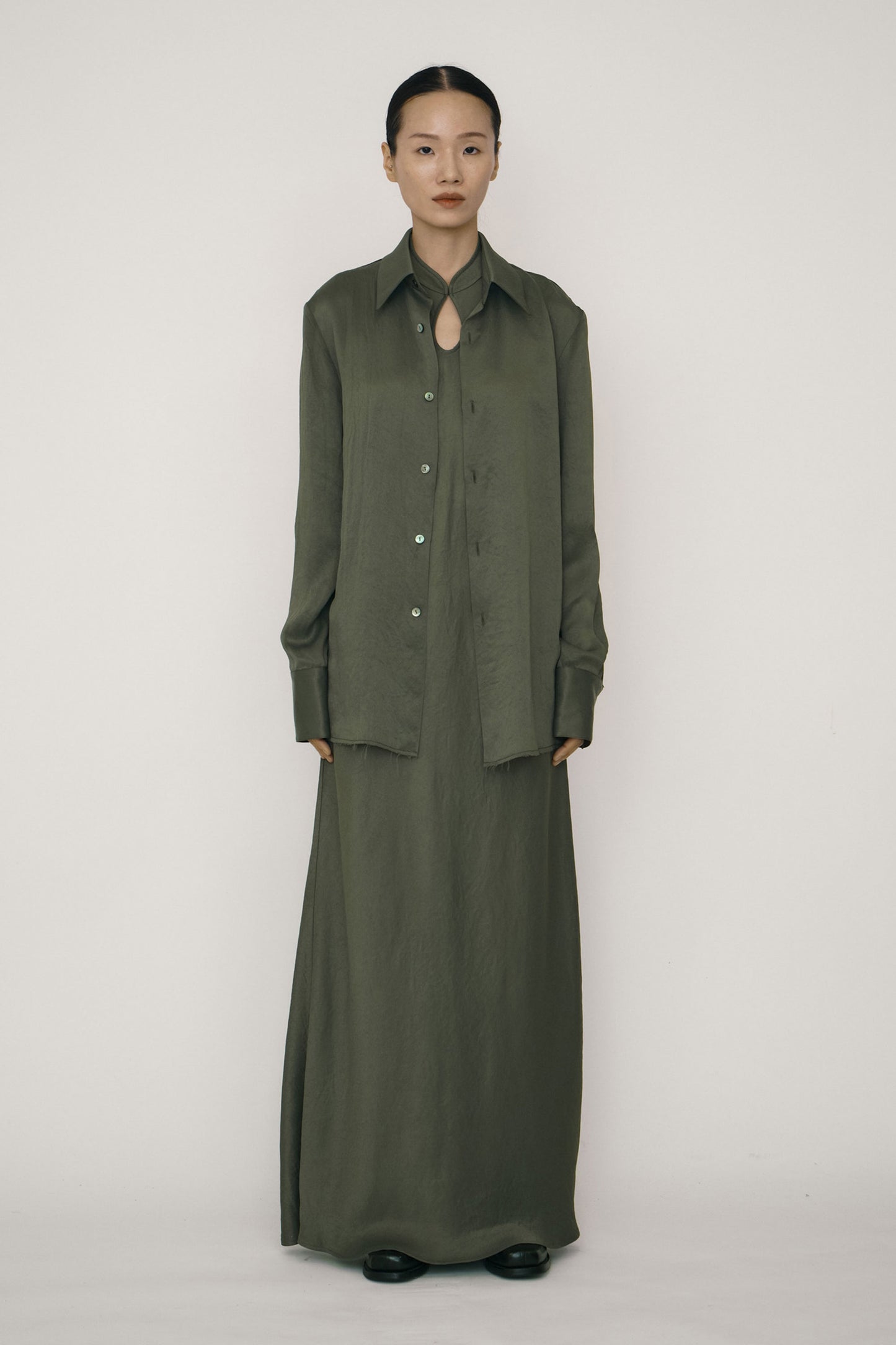 GREEN SATIN MANDARIN COLLAR BIAS-CUT DRESS