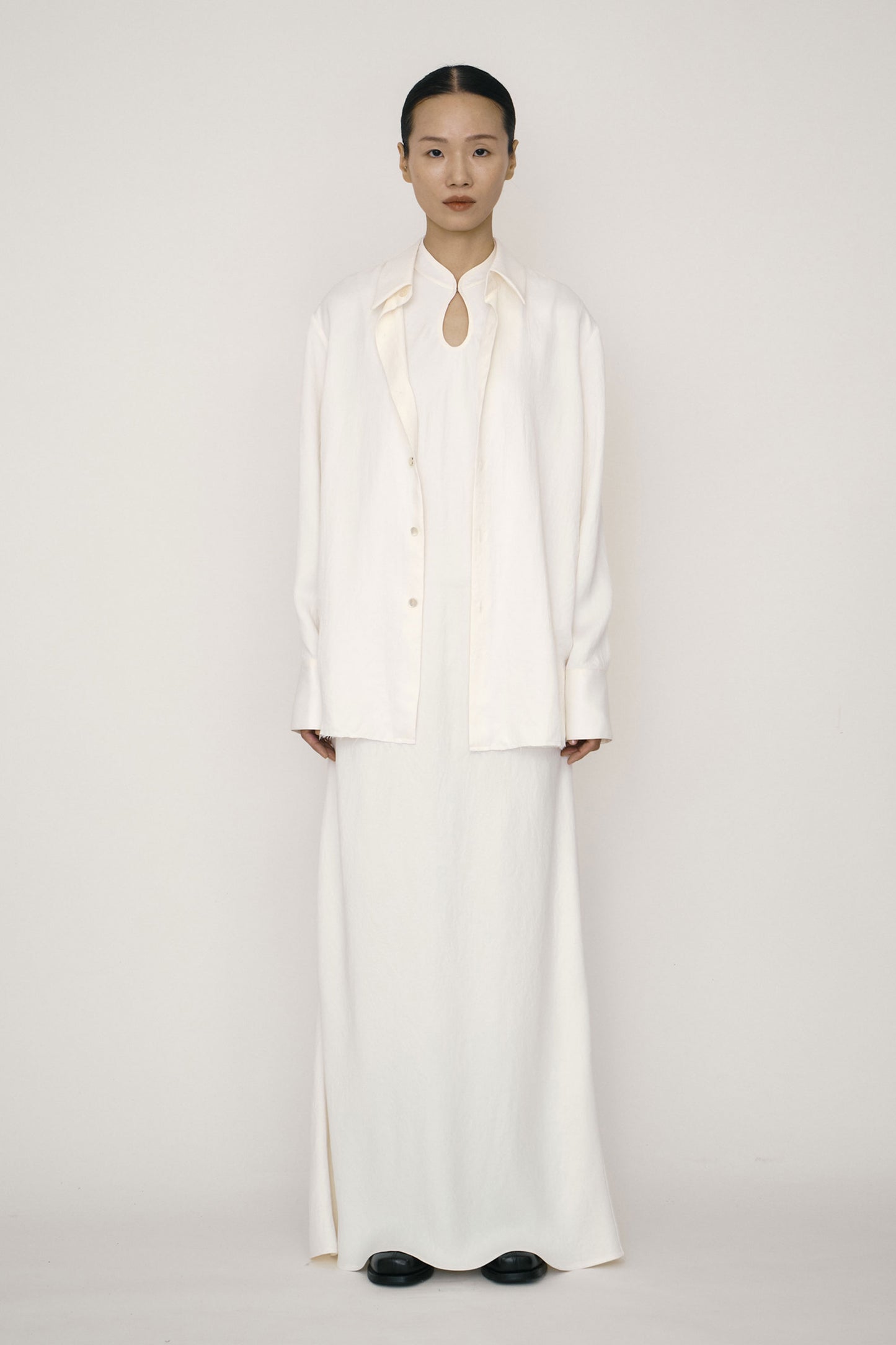 WHITE SATIN MANDARIN COLLAR BIAS-CUT DRESS