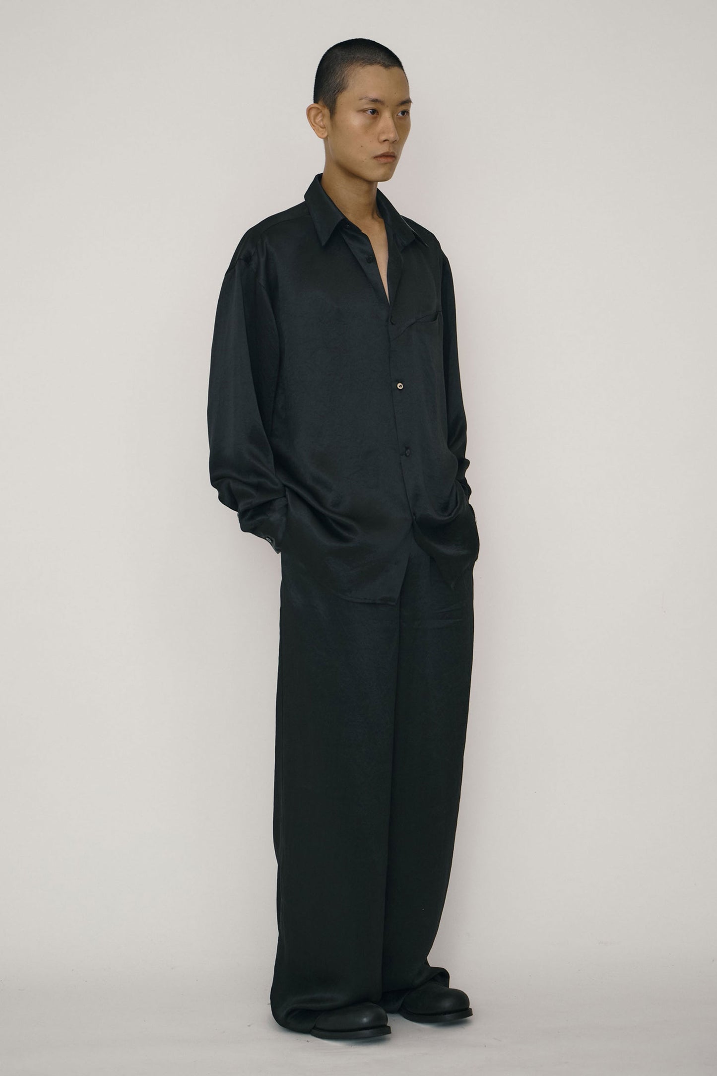 BLACK SATIN CHEST DIAGONAL POCKET SHIRT