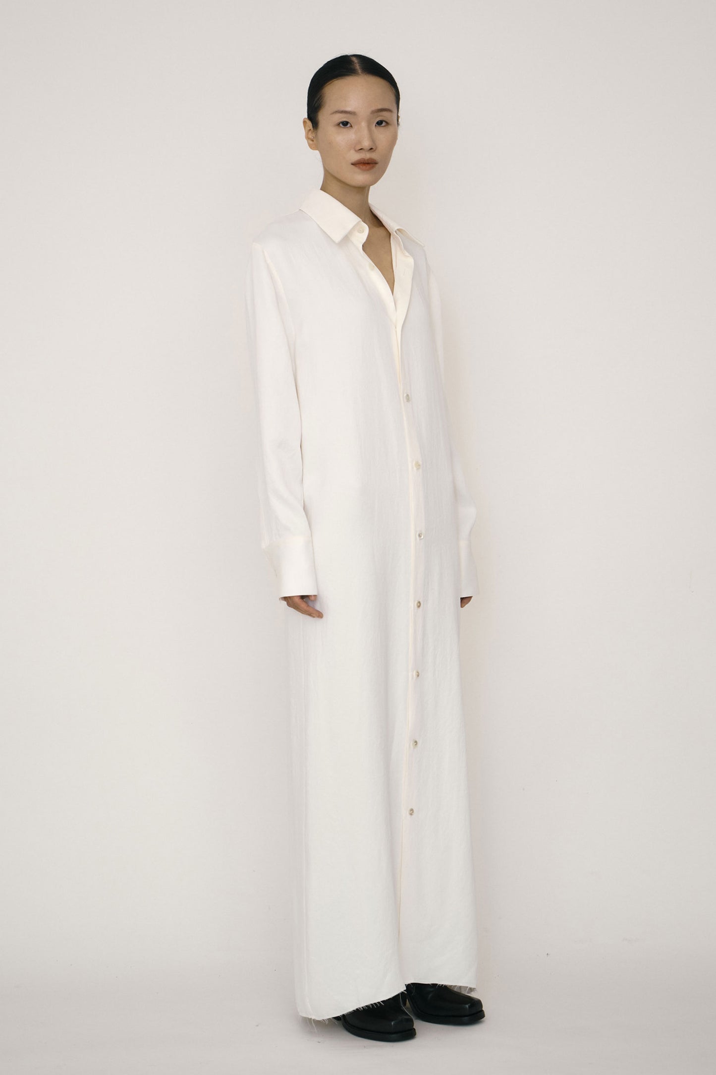 WHITE SATIN RAW EDGE SHIRT DRESS