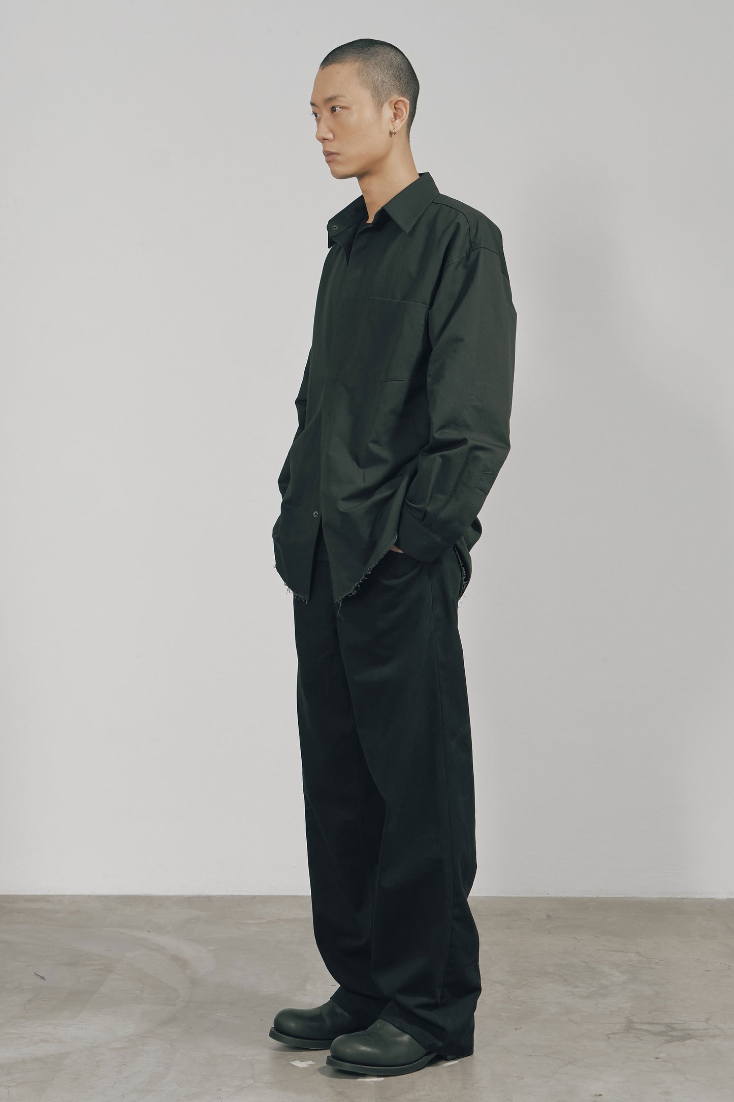 BLACK COTTON TWILL SNAP RAW EDGE SHIRT