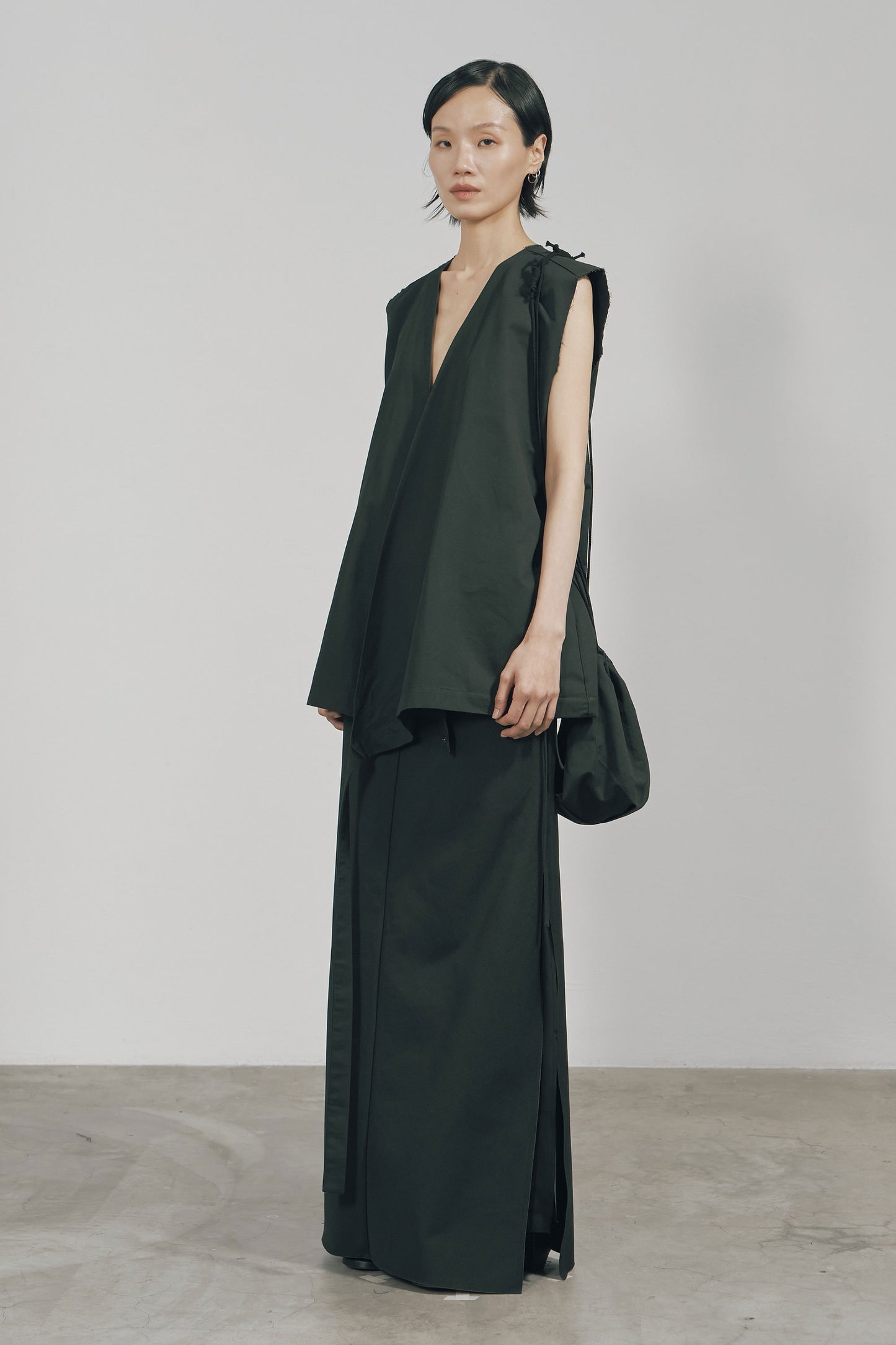 BLACK COTTON WRAP SLEEVELESS TOP