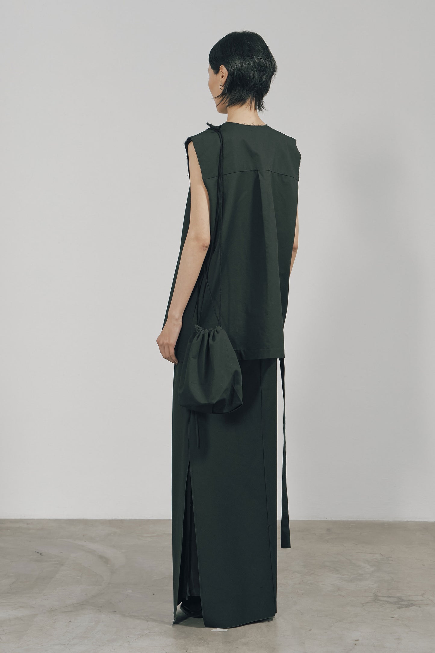BLACK COTTON WRAP SLEEVELESS TOP