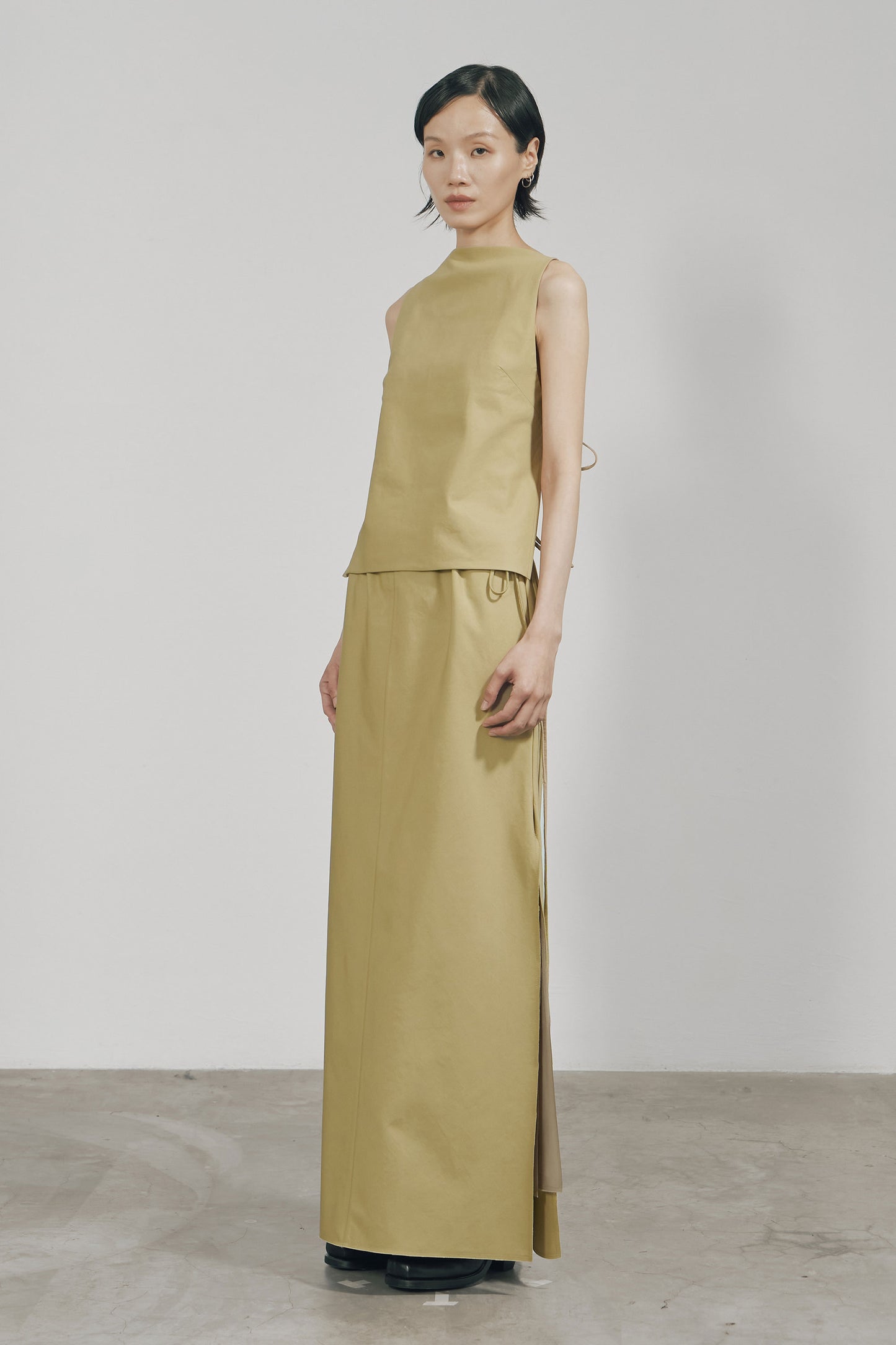 KHAKI COTTON TWILL OPEN BACK TOP