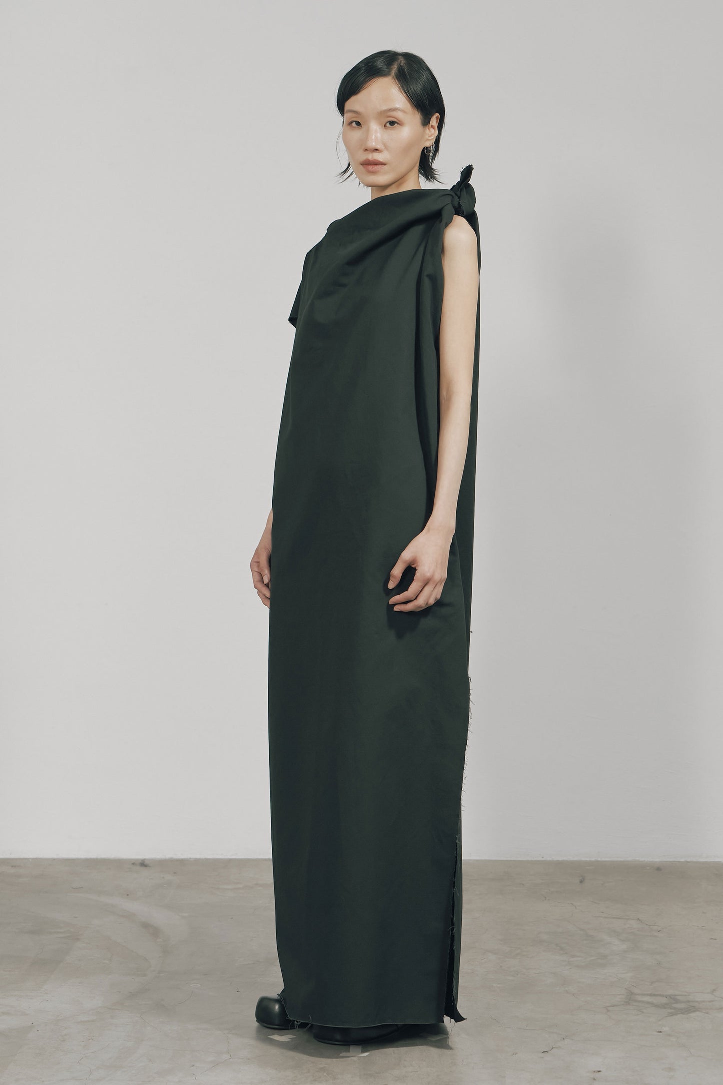 BLACK COTTON RAW EDGE ASYMMETRIC CUTTING DRESS