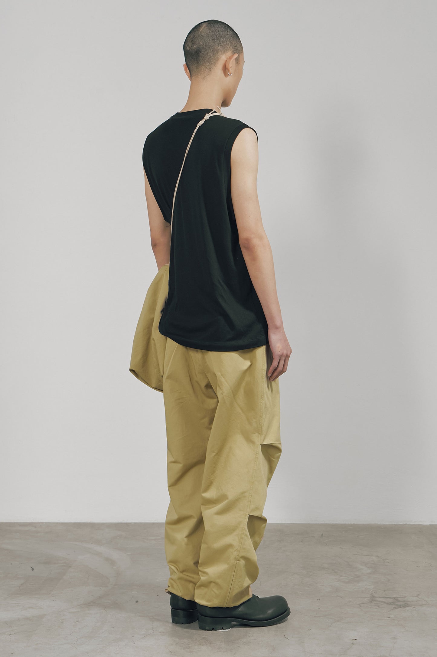 KHAKI COTTON TWILL KNEE-TUCK PANTS (MADE TO ORDER)