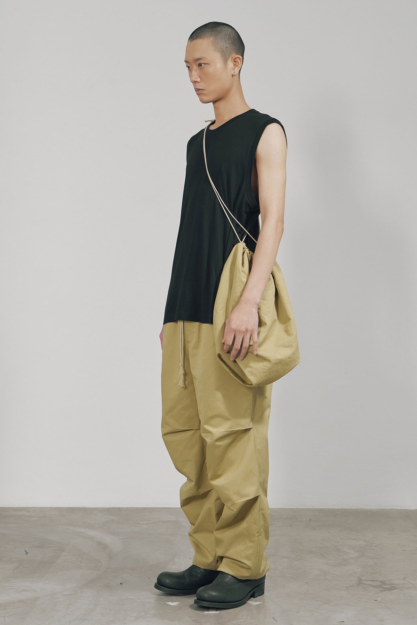 KHAKI COTTON TWILL KNEE-TUCK PANTS (MADE TO ORDER)