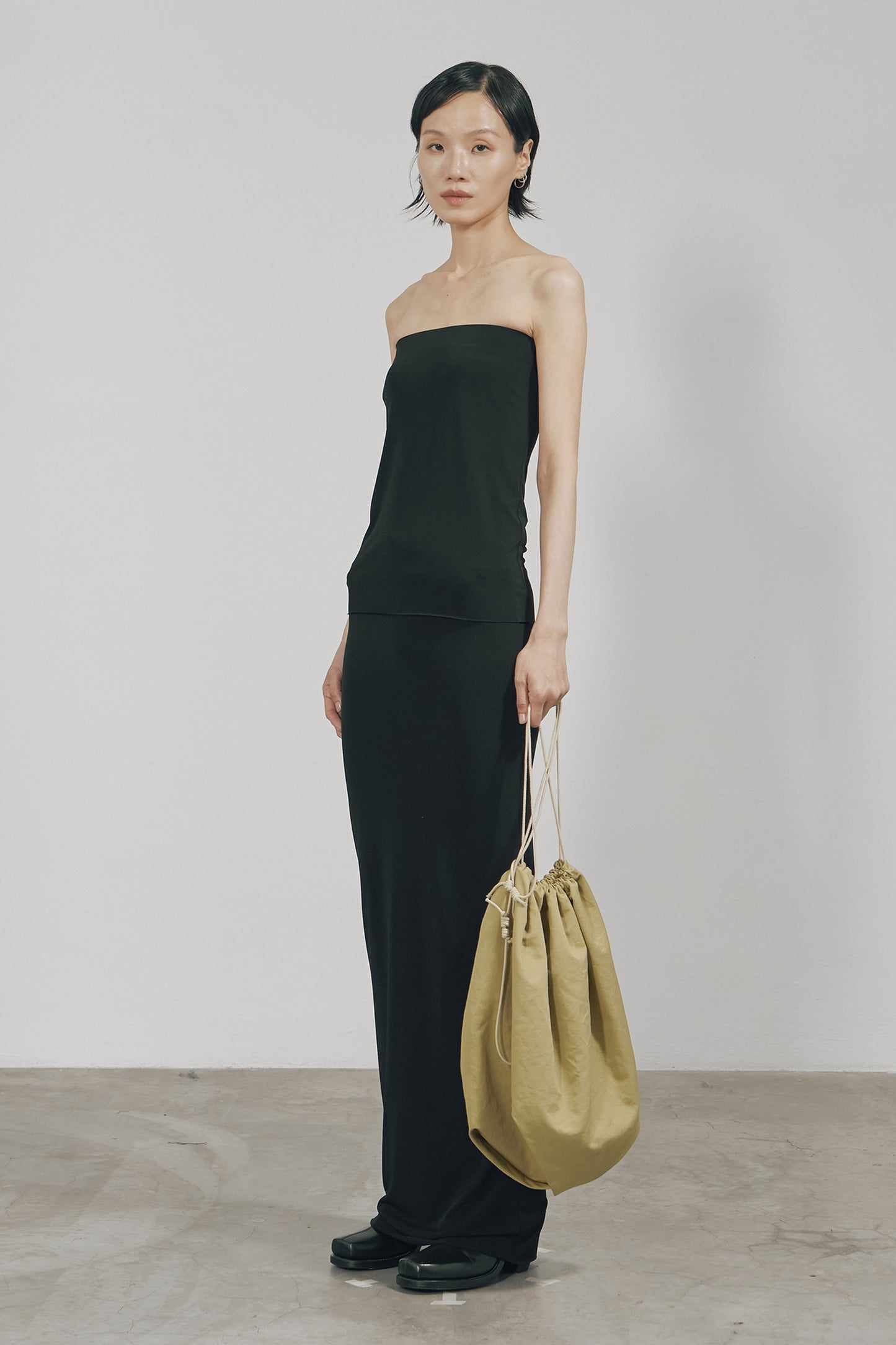 BLACK SKINNY TUBE MAXI DRESS