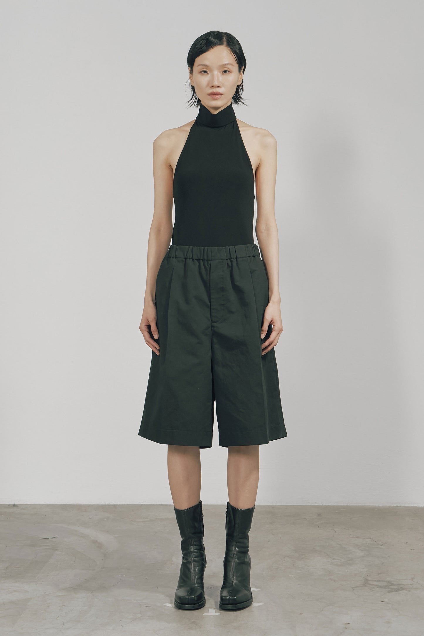 BLACK COTTON TWILL WIDE SHORTS