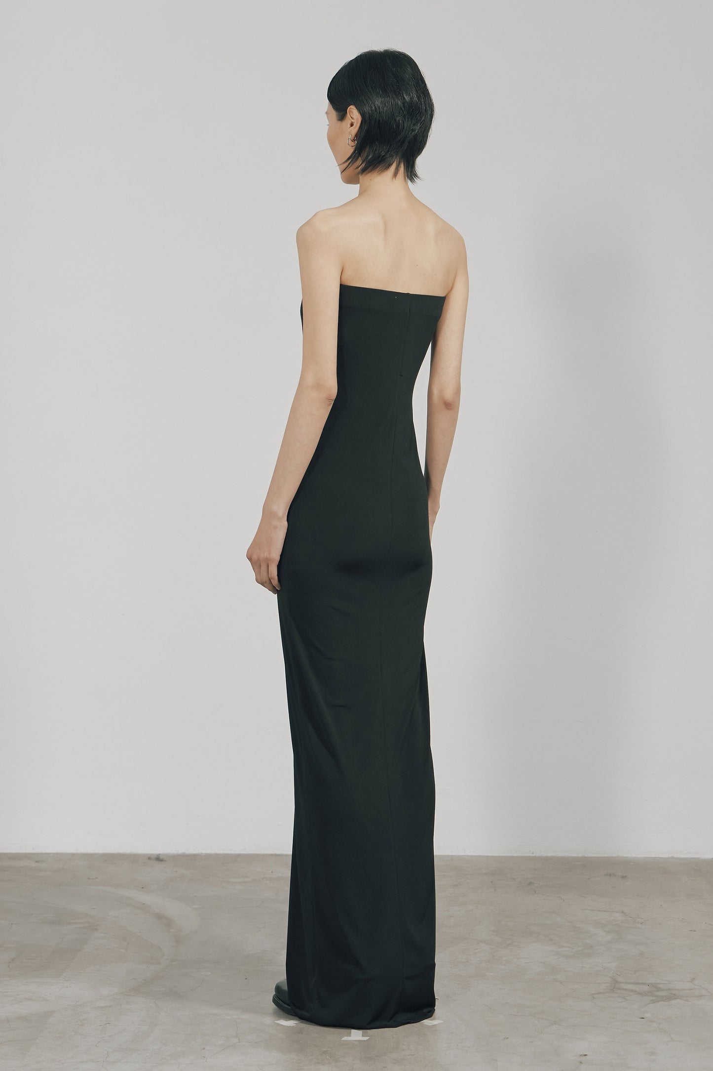 BLACK SKINNY TUBE MAXI DRESS