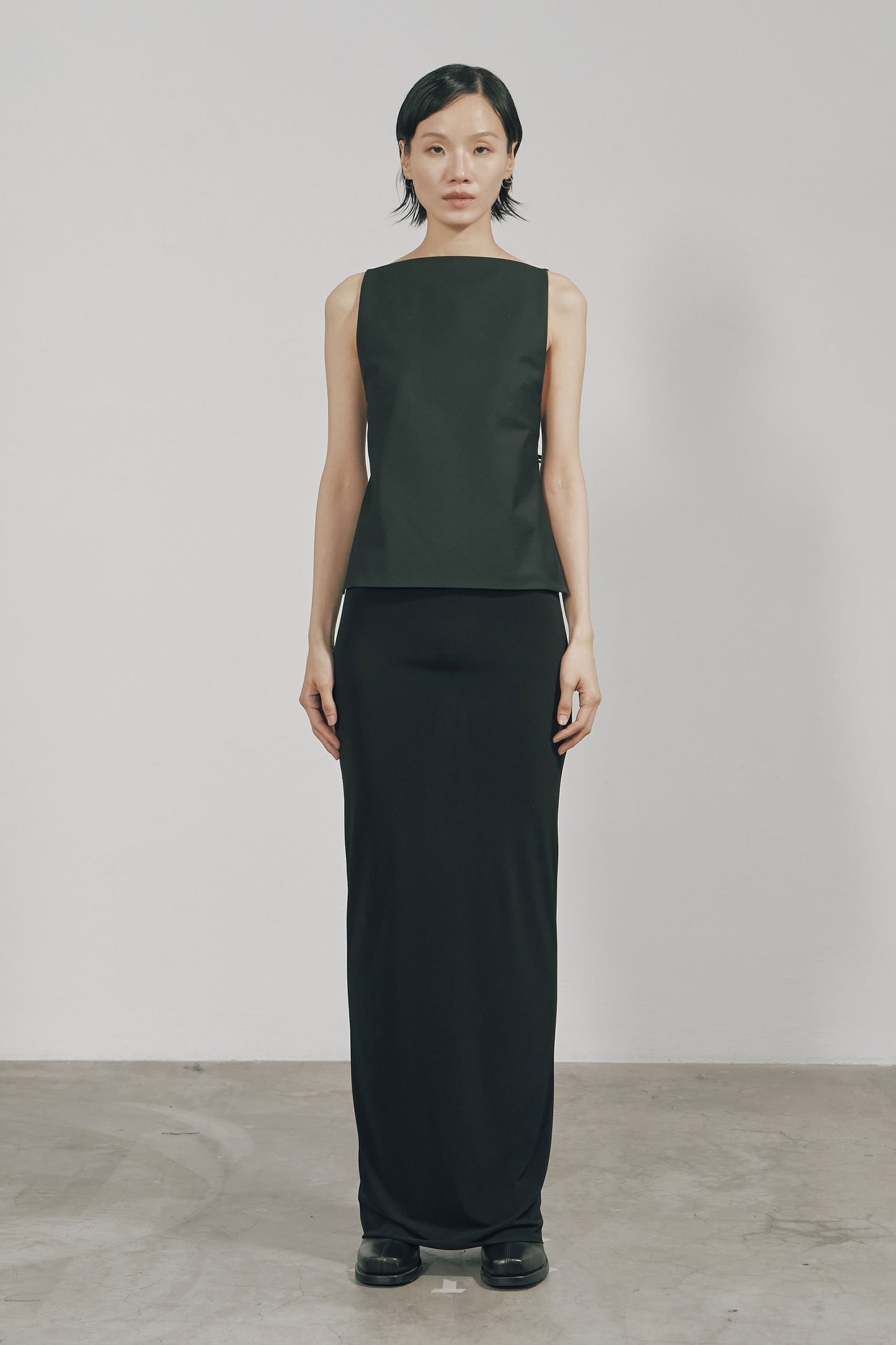 BLACK SKINNY MAXI SKIRT