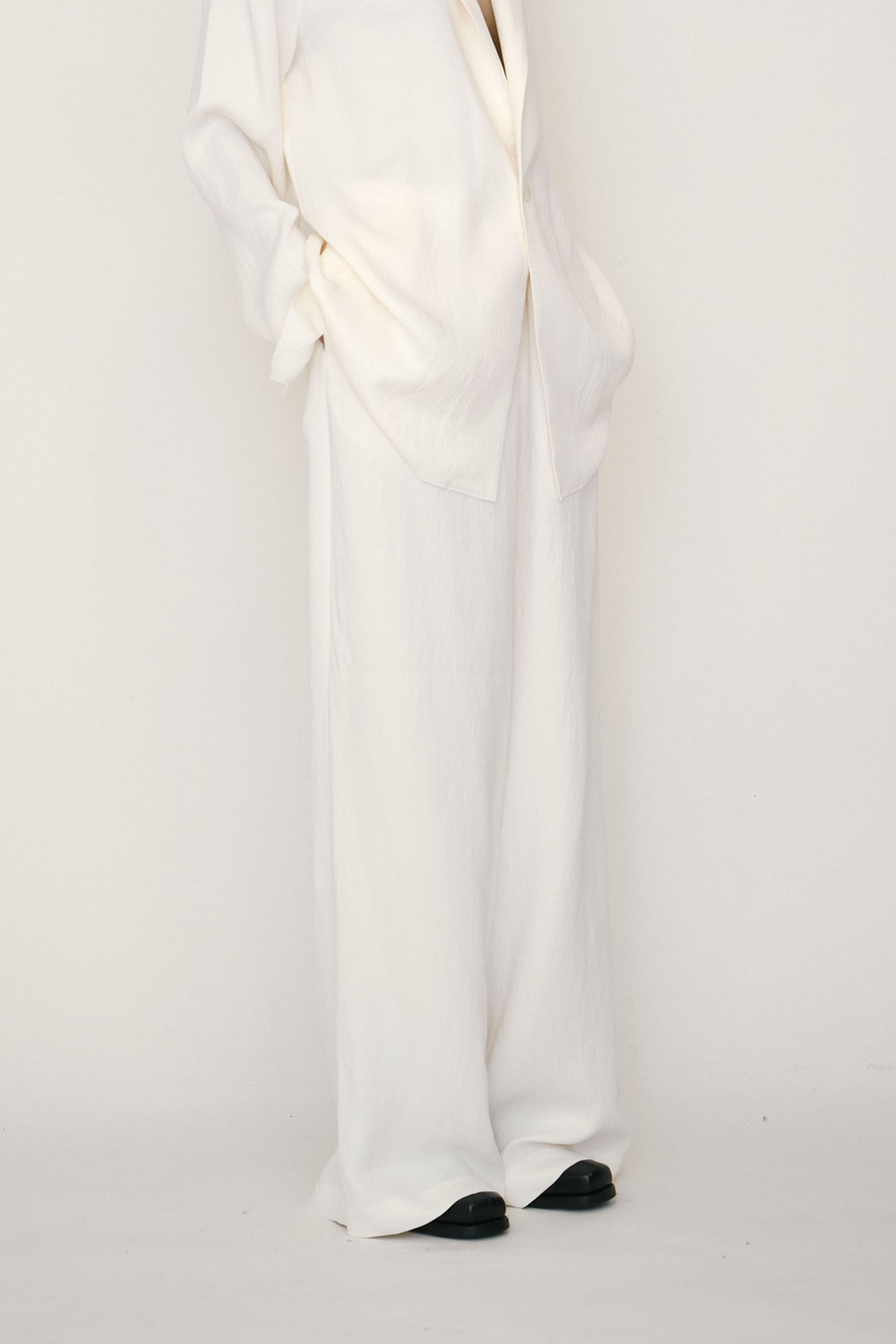 WHITE SATIN WIDE PANTS