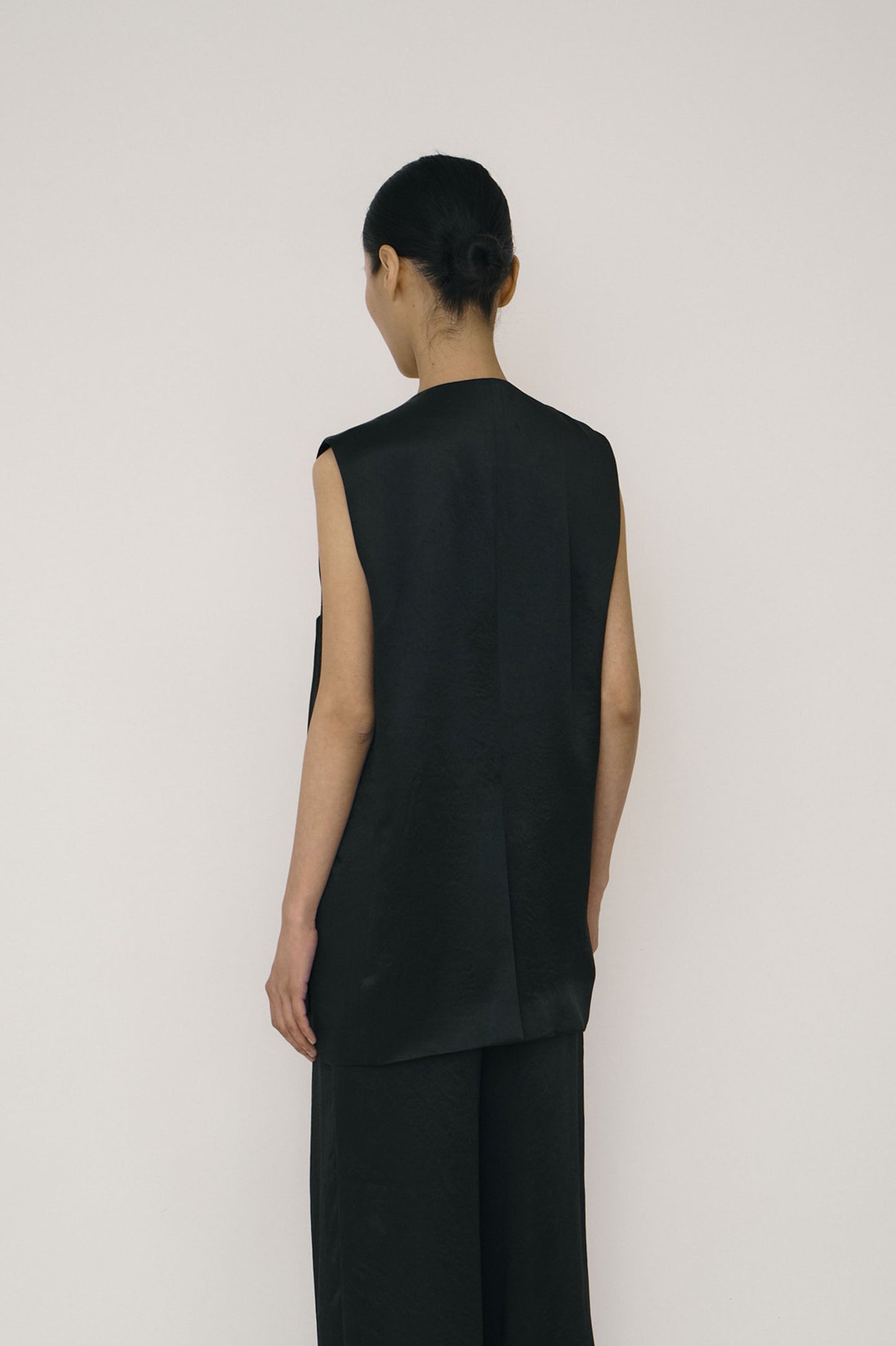 BLACK SATIN DESIGN LINE SUIT VEST