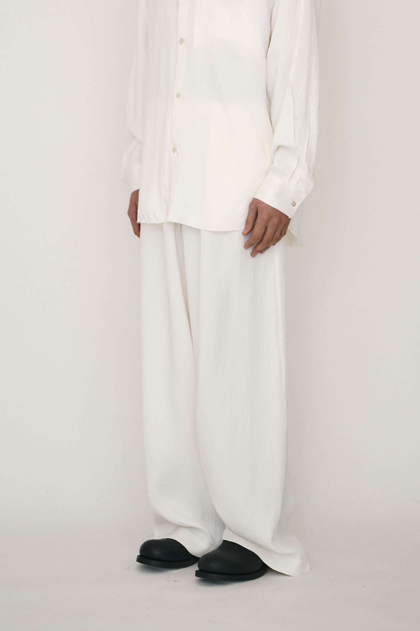WHITE SATIN WIDE PANTS
