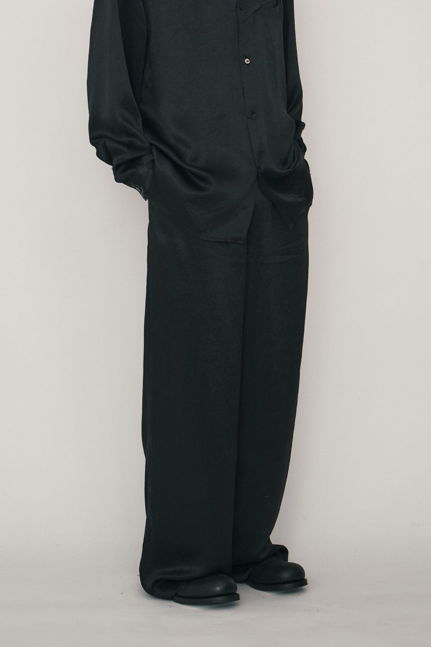 BLACK SATIN WIDE PANTS